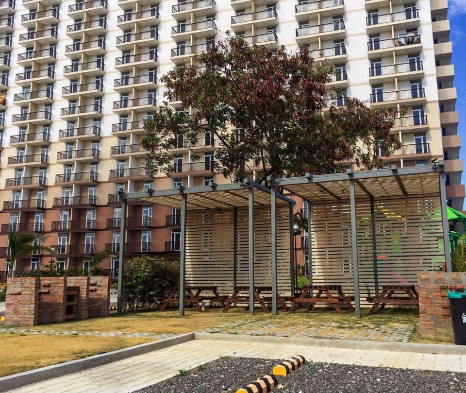Saekyung Condominium Мактан Екстериор снимка