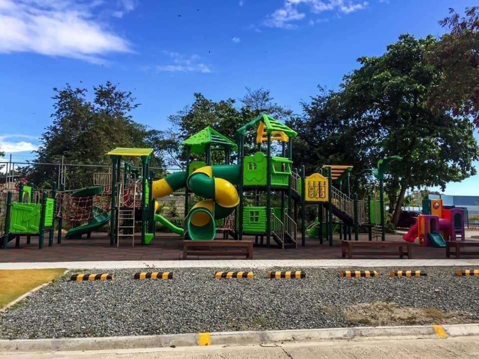Saekyung Condominium Мактан Екстериор снимка