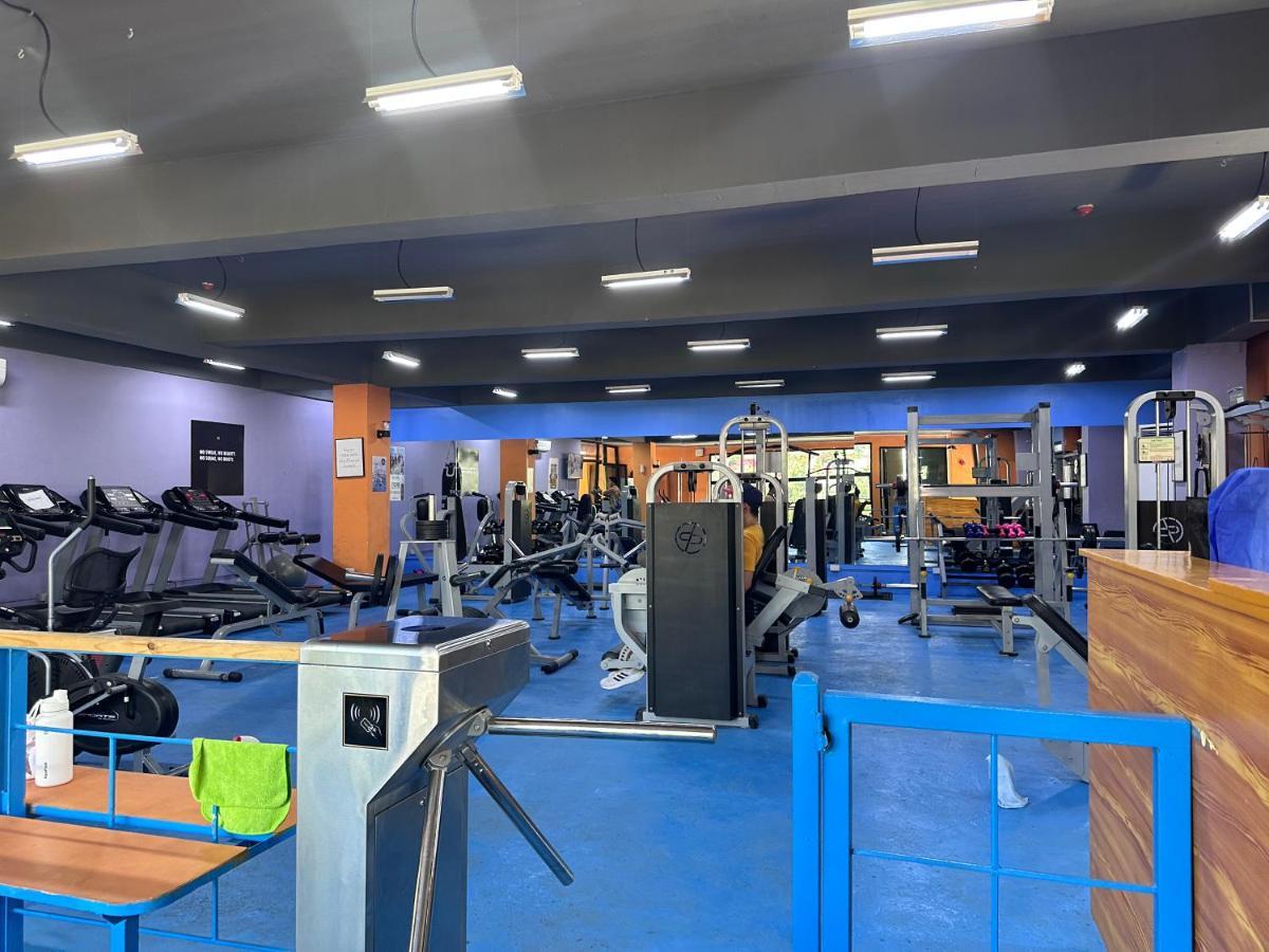 Saekyung Condominium Мактан Екстериор снимка