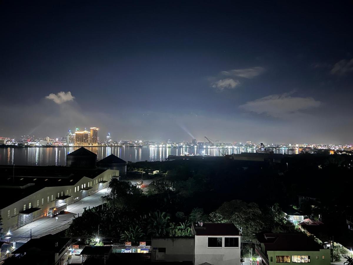 Saekyung Condominium Мактан Екстериор снимка